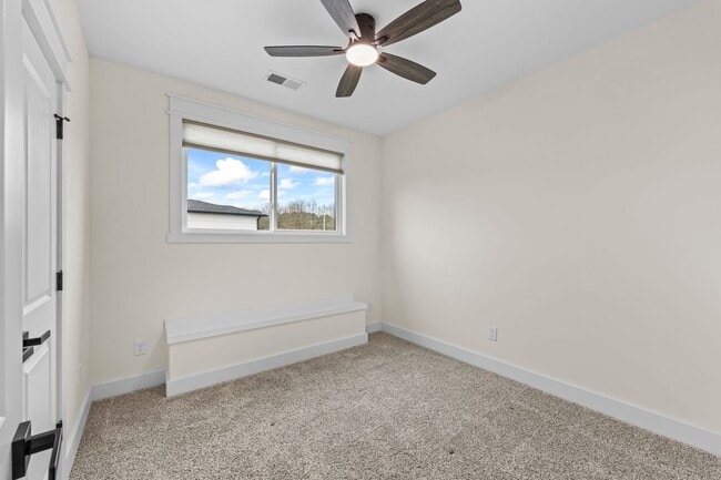 Building Photo - 135 Max Ln Dr