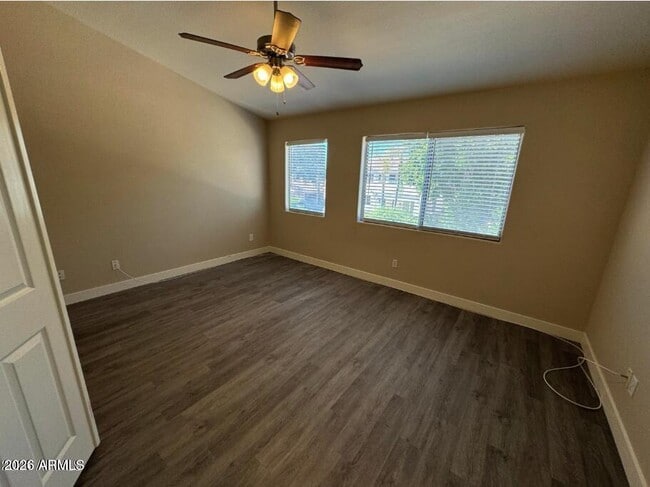 Building Photo - 1470 W Armstrong Way