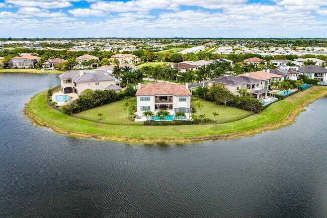 Building Photo - 17511 Cadena Dr