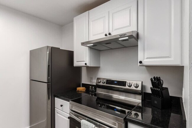 Building Photo - 2360 SW Archer Rd