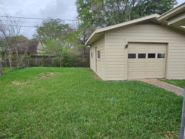 Building Photo - 4214 Ember Ln