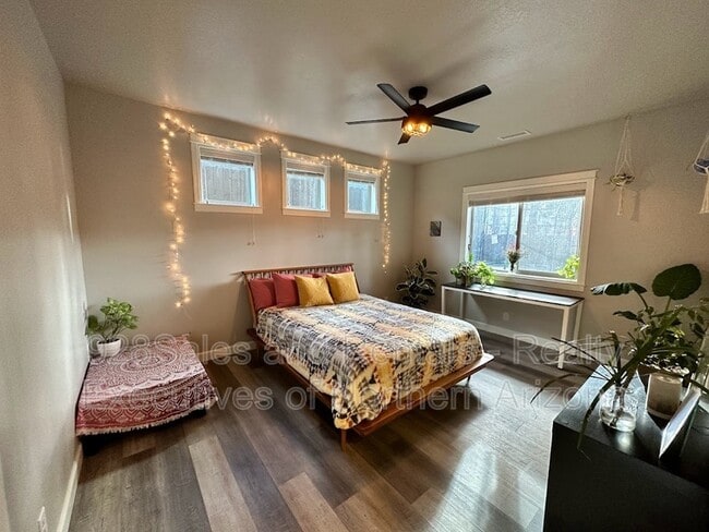 Building Photo - 2342 W Mission Timber Cir