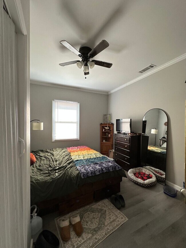 Building Photo - 4 Bedroom house on the East-side, Move-in August 10th 2026