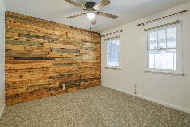 Building Photo - 1507 Rood Ave