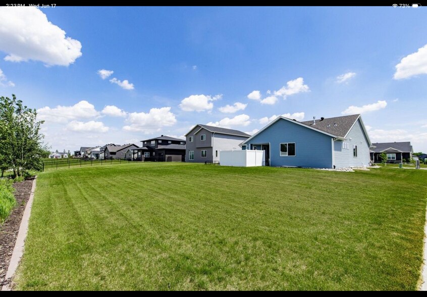 Building Photo - 8853 Meadowlark Pky