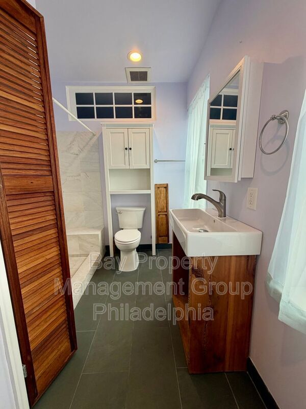 Building Photo - 3847 Spring Garden St