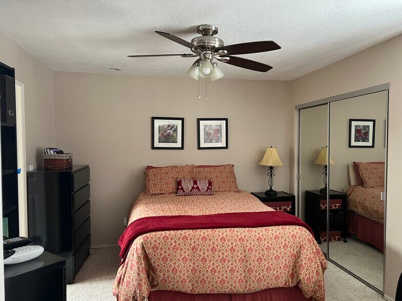 Guest bedroom - 5455 Sylmar Ave