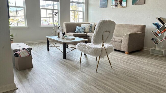 Building Photo - 317 Silverbell Trl