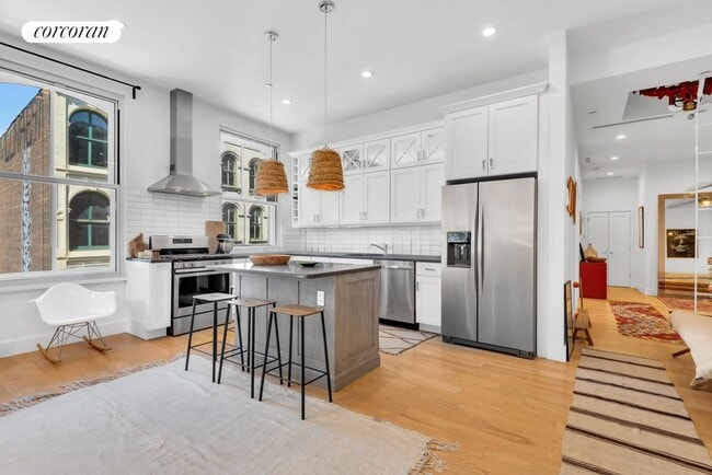 Building Photo - 31 Walker St