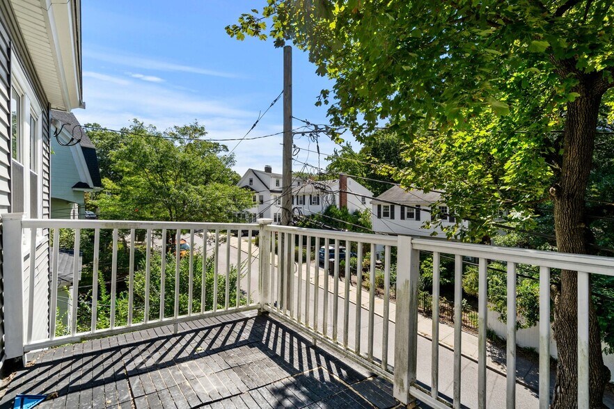 Building Photo - 80 Patten St