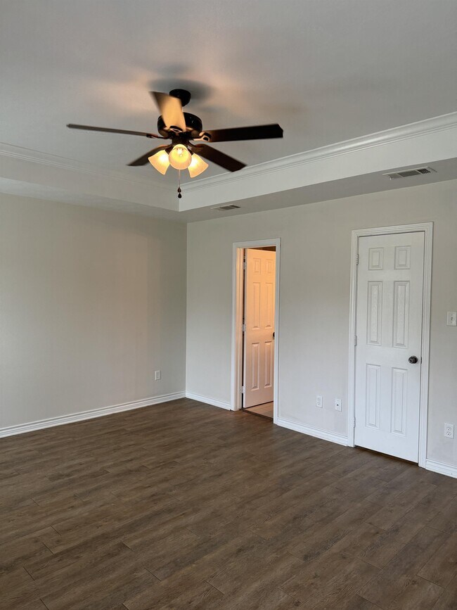 Building Photo - 225 Karten Ln