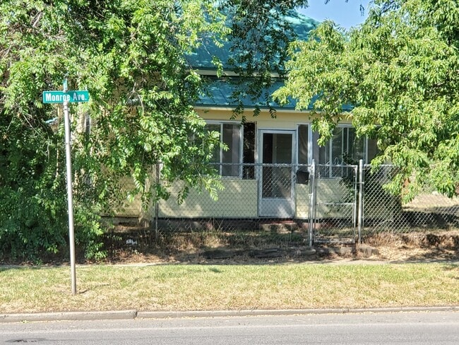 Building Photo - 1528 Monroe Ave