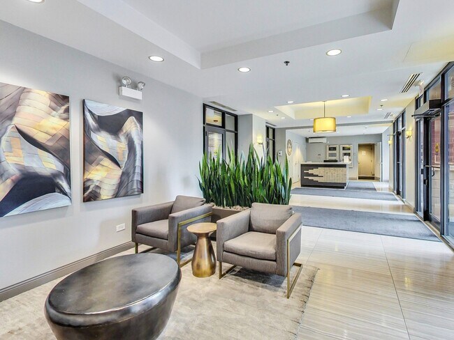 Building Photo - 330 N Jefferson St