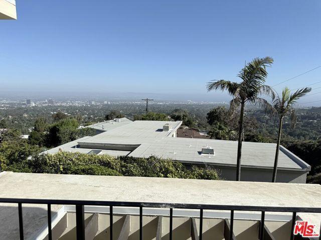 Primary Photo - 1475 N Kenter Ave