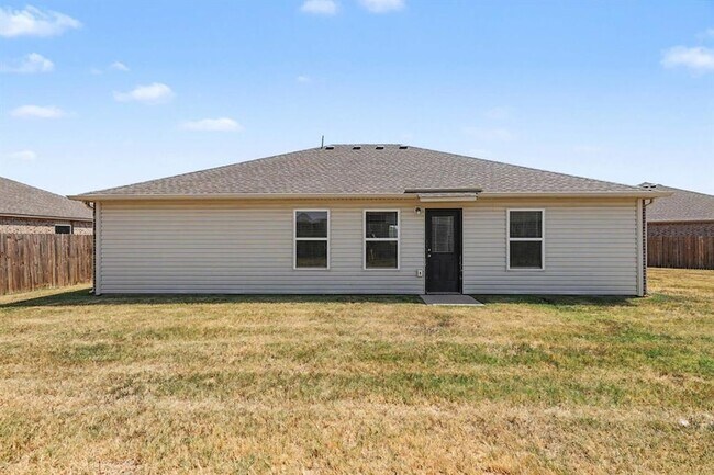 Building Photo - 1007 N Deer Ct Way