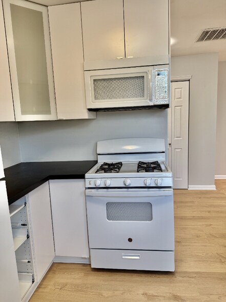 Building Photo - 2602 E Lehigh Ave