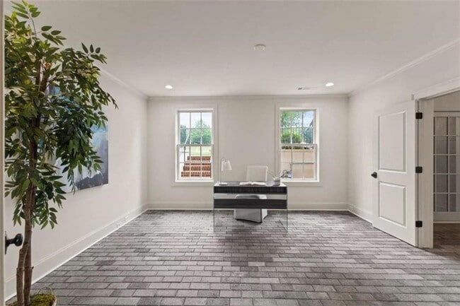 Building Photo - 117 McKnight Dr