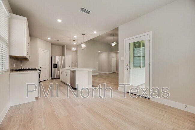 Building Photo - 1404 Winters Wy