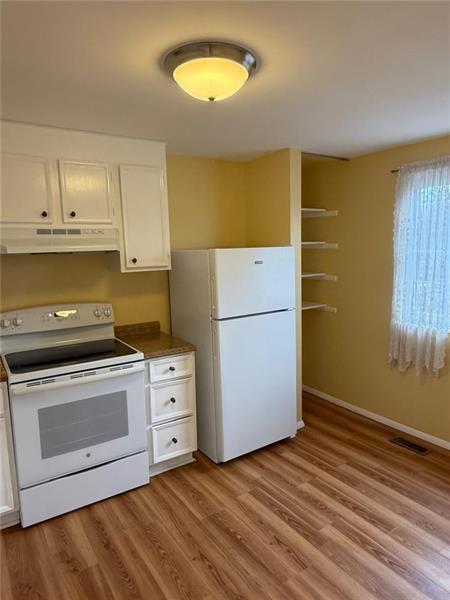 Building Photo - 208 Countryside Dr