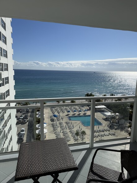 Building Photo - 2030 S Ocean Dr