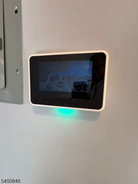 Building Photo - 209 21st St