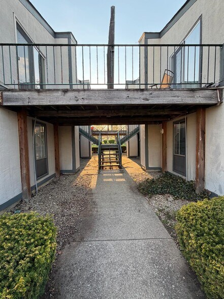 Building Photo - 4645 Merrimar Cir E
