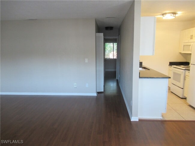 Building Photo - 4605 Bayshore Dr