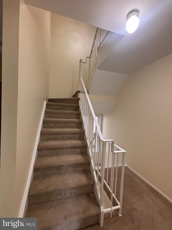 Building Photo - 10242 Ridgeline Dr