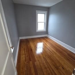 Building Photo - 25 Saxon St