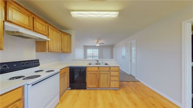 Building Photo - 1511 Hollow Hill Dr