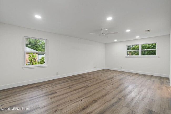 Building Photo - 5477 Brightwater Ln