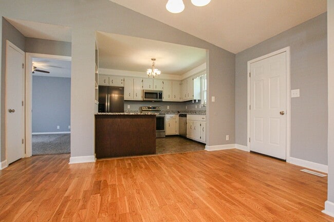 Building Photo - Pet Friendly Three Bedroom with Basement!