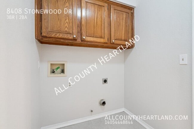 Building Photo - 8408 Stonewood Dr