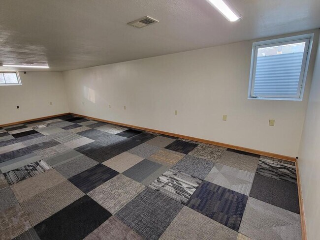 Building Photo - 1151 Elba Ave