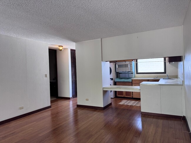 Building Photo - 1 Bed/1 Bath/1 Parking - Makiki area, clos...
