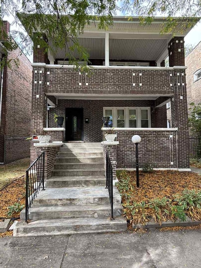 Primary Photo - 8032 S Sangamon St