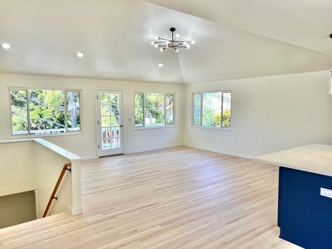 Building Photo - **Beautifully Remodeled 2 Story Home In Co...