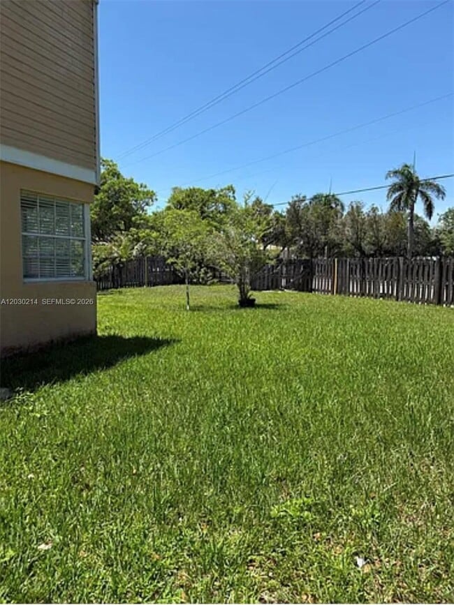 Building Photo - 127 SW 159th Way