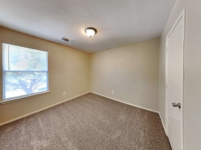 Building Photo - 17330 Wigeon Way Dr