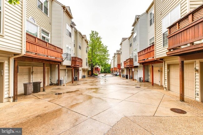 Building Photo - 6021 Riddle Walk