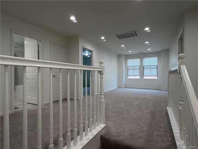 Building Photo - 33 Latitude