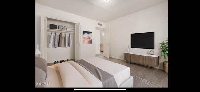 Building Photo - 4341 W Solano Dr N