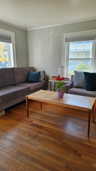 Building Photo - 89 Sherwood Rd