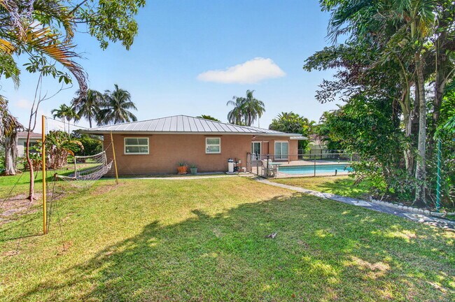 Building Photo - 4760 Bison St