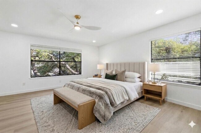 Building Photo - 1707 Yucca Ln