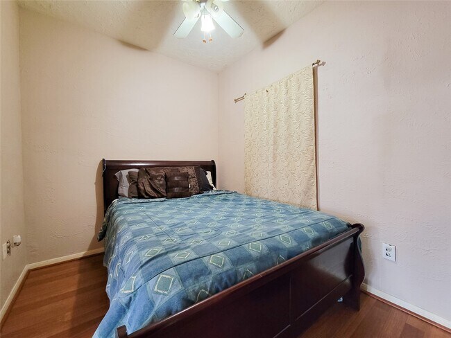 Building Photo - 8002 Weeping Willow Pl