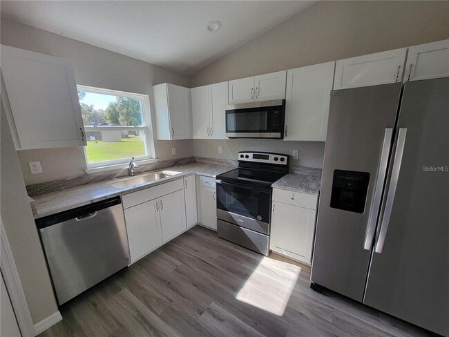 Building Photo - 11460 SE 61st Ave