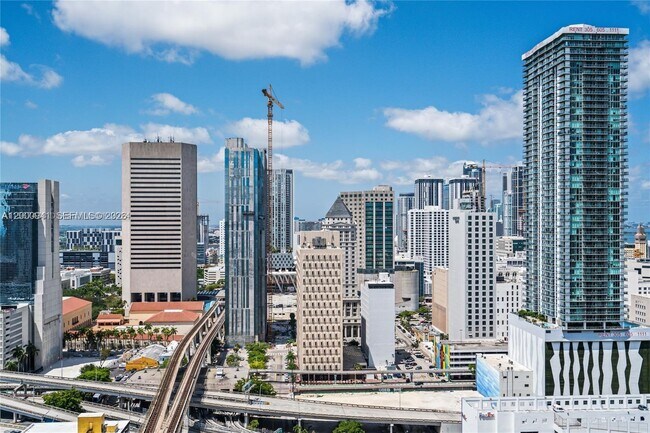 Building Photo - 90 SW 3rd St