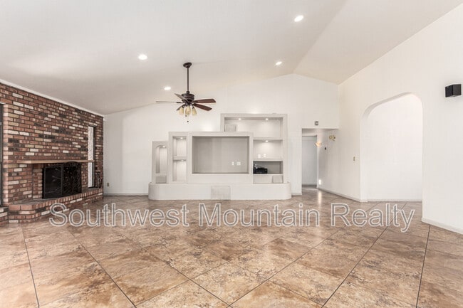 Building Photo - 2020 W Natal Cir