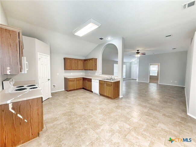 Building Photo - 2254 Hidden Meadow